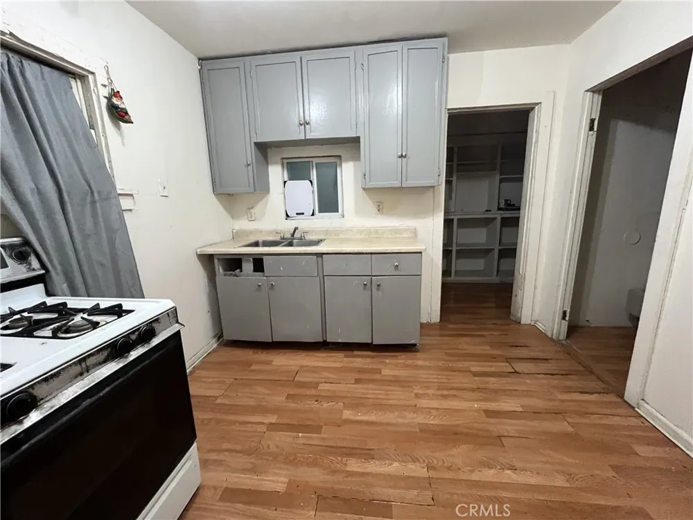 156 E Court San Bernardino, CA 92410