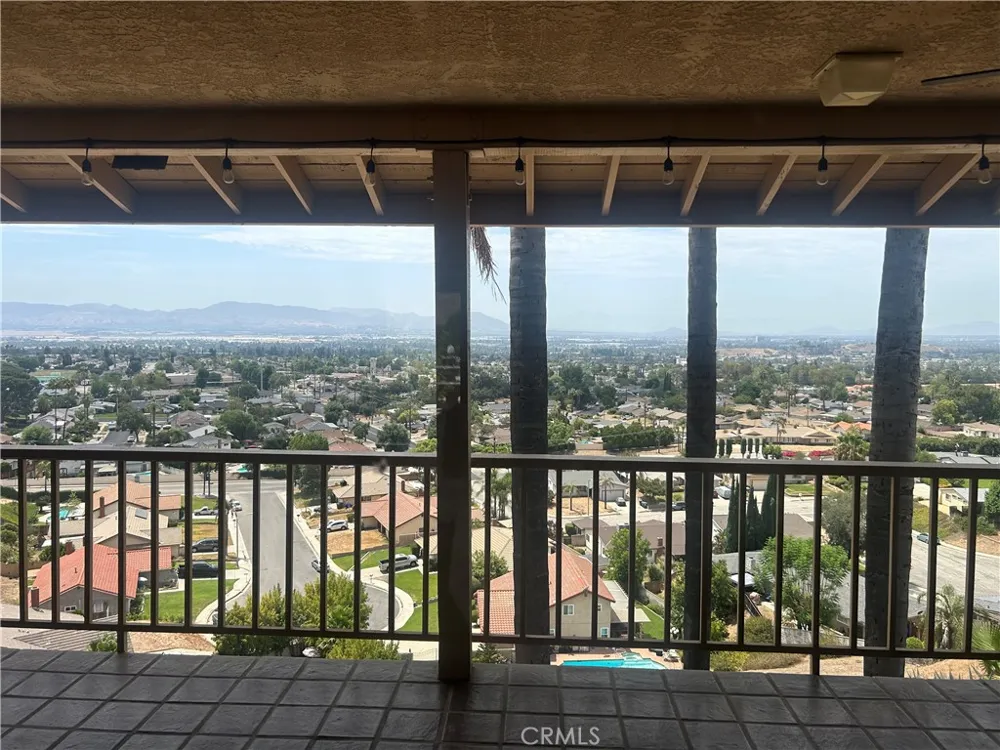 2421 Willow San Bernardino, CA 92404