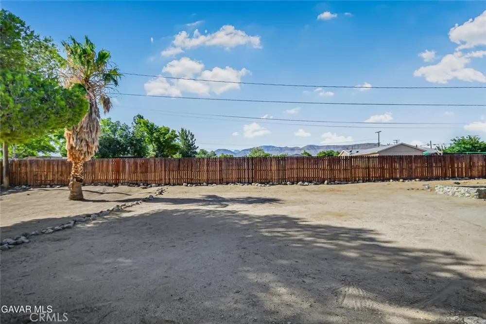 13116 E East Avenue W10 Pearblossom, CA 93553