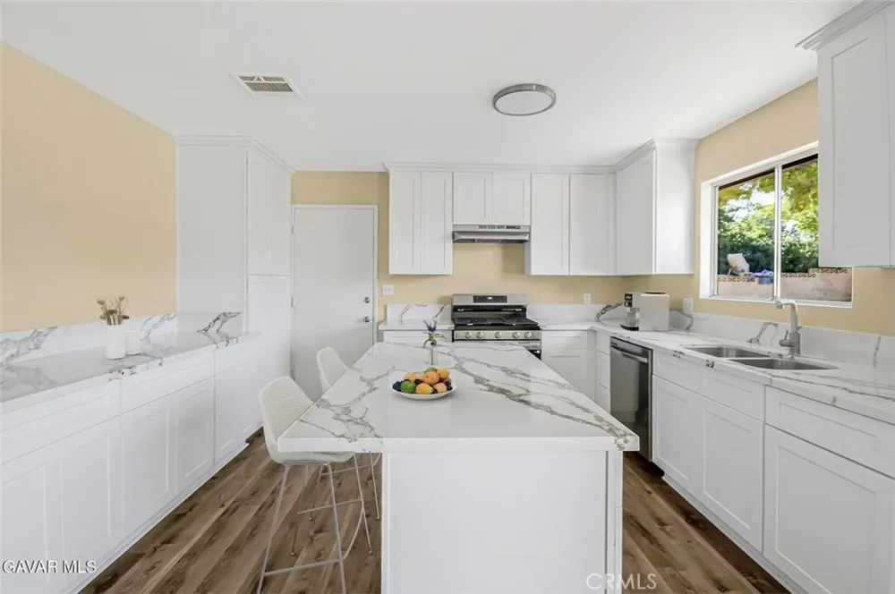 13116 E East Avenue W10 Pearblossom, CA 93553