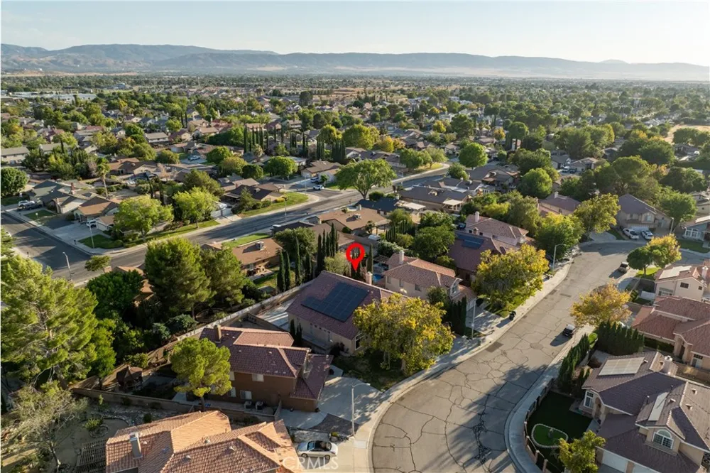 3022 Caruso Lane Lancaster, CA 93536