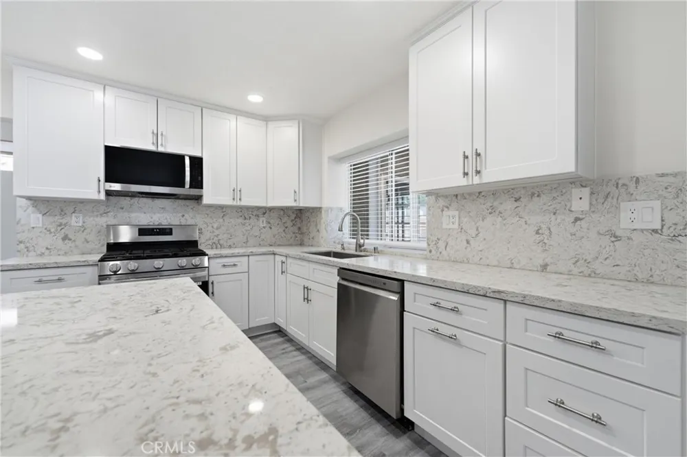3022 Caruso Lane Lancaster, CA 93536