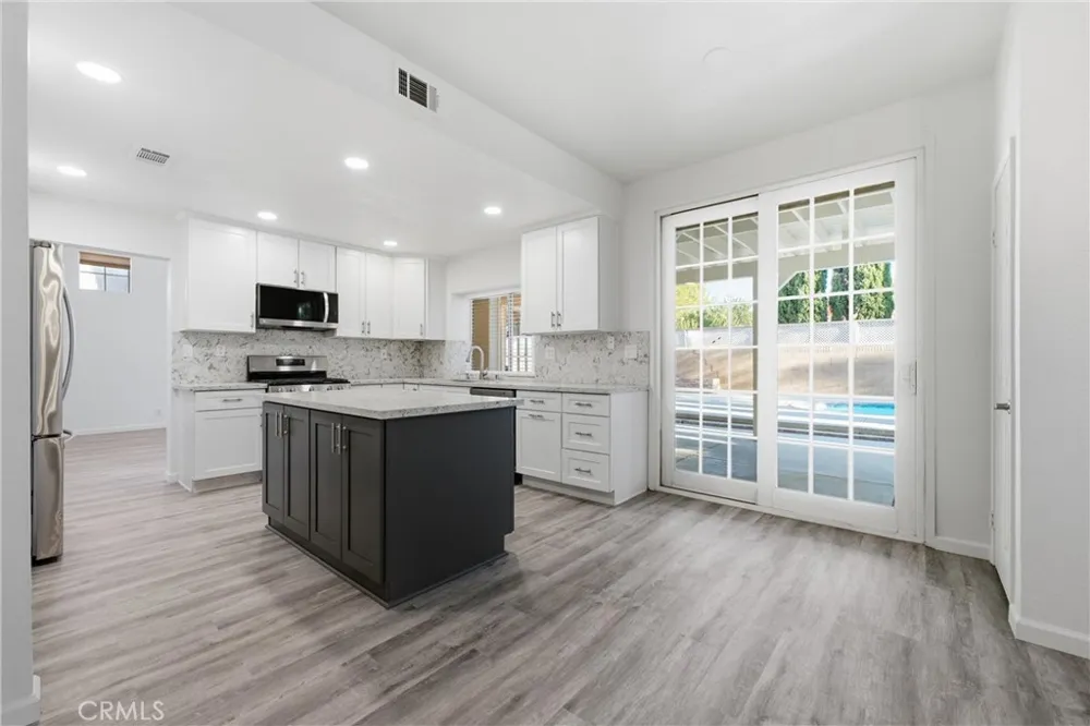 3022 Caruso Lane Lancaster, CA 93536