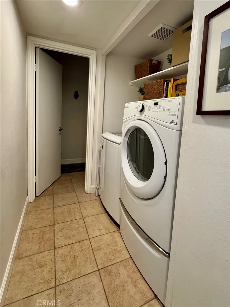 1673 E Avenida De Las Flores Thousand Oaks, CA 91362