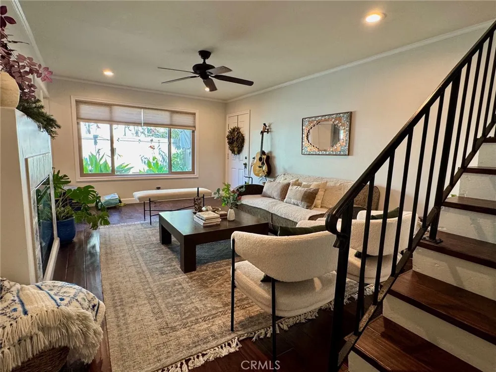 1673 E Avenida De Las Flores Thousand Oaks, CA 91362