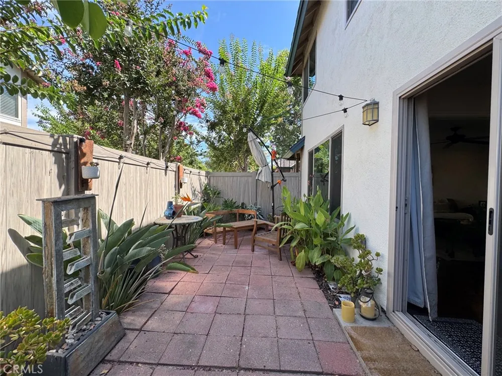 1673 E Avenida De Las Flores Thousand Oaks, CA 91362