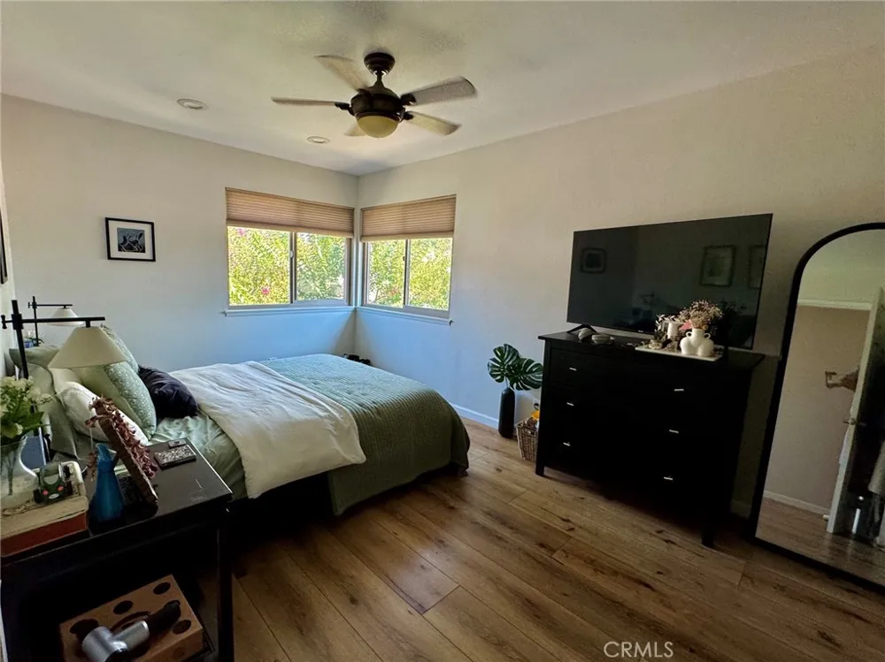 1673 E Avenida De Las Flores Thousand Oaks, CA 91362