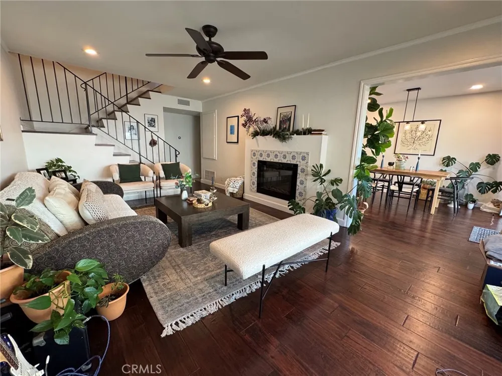 1673 E Avenida De Las Flores Thousand Oaks, CA 91362