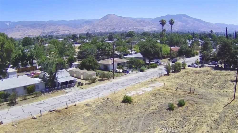 25237 Bessant St San Bernardino, CA 92404
