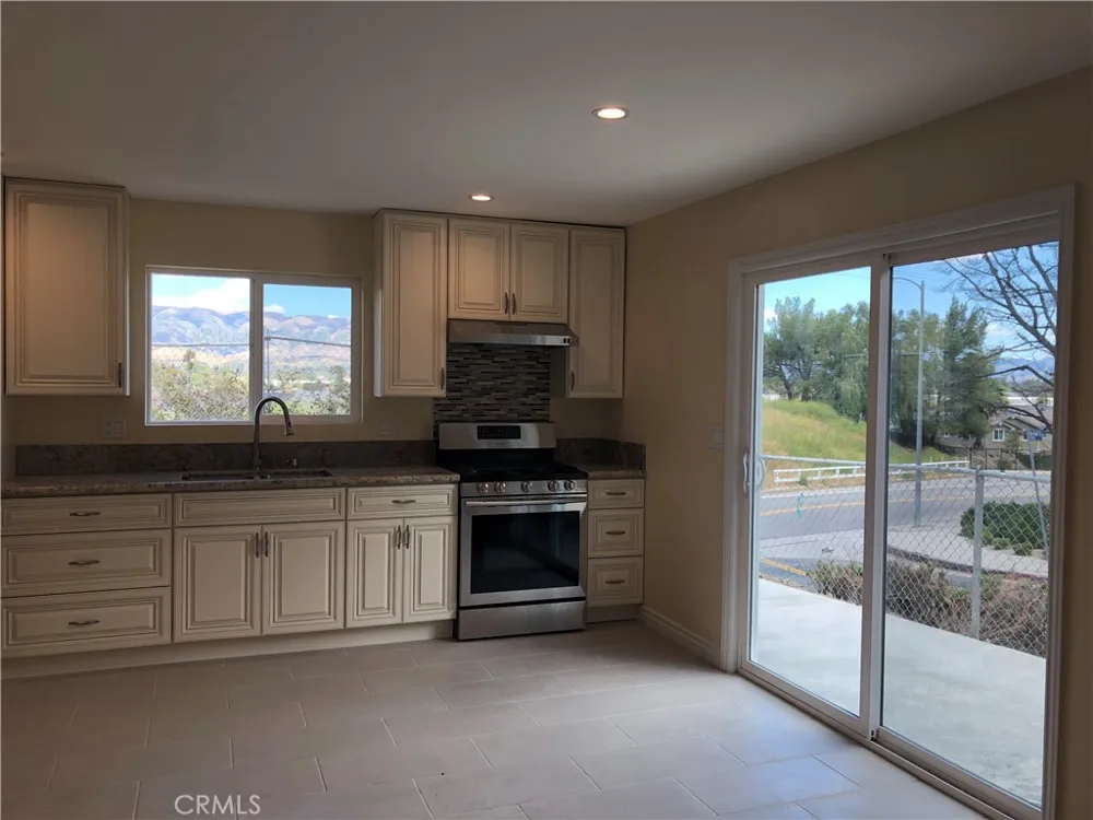 9019 Farralone Avenue West Hills, CA 91304