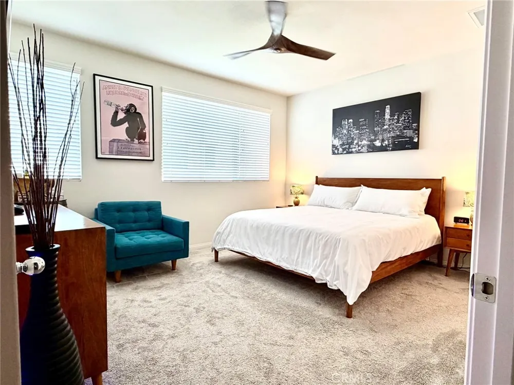18449 W Mural Northridge, CA 91325