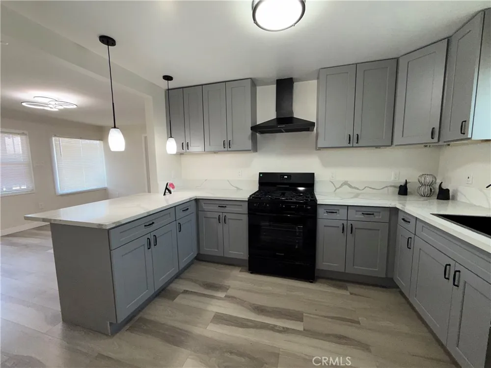 11200 Stanford Los Angeles, CA 90059