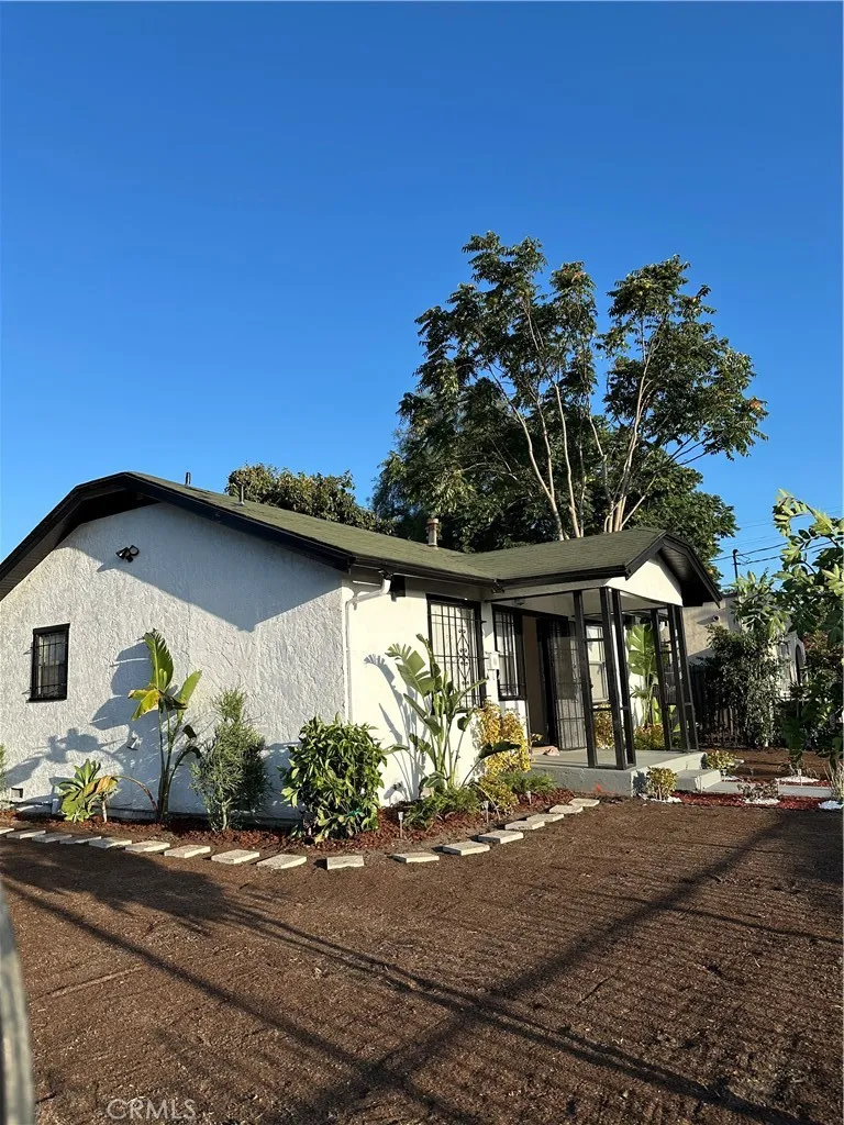 11200 Stanford Los Angeles, CA 90059