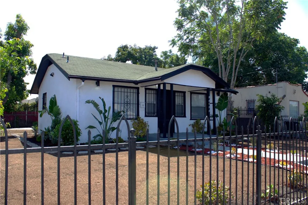 11200 Stanford Los Angeles, CA 90059