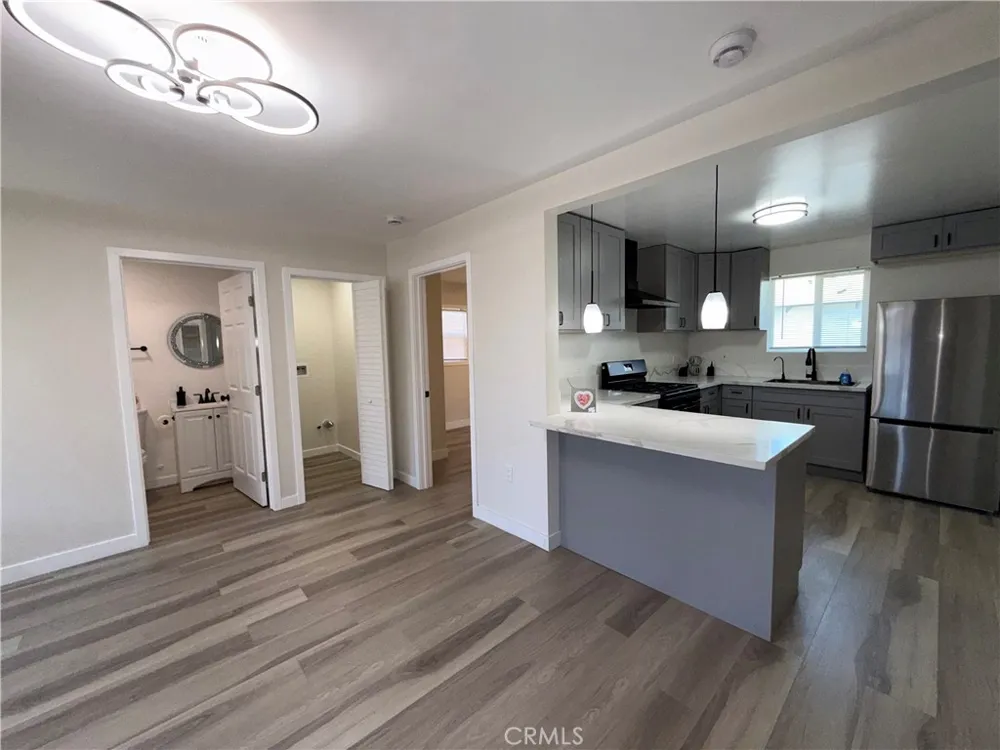 11200 Stanford Los Angeles, CA 90059