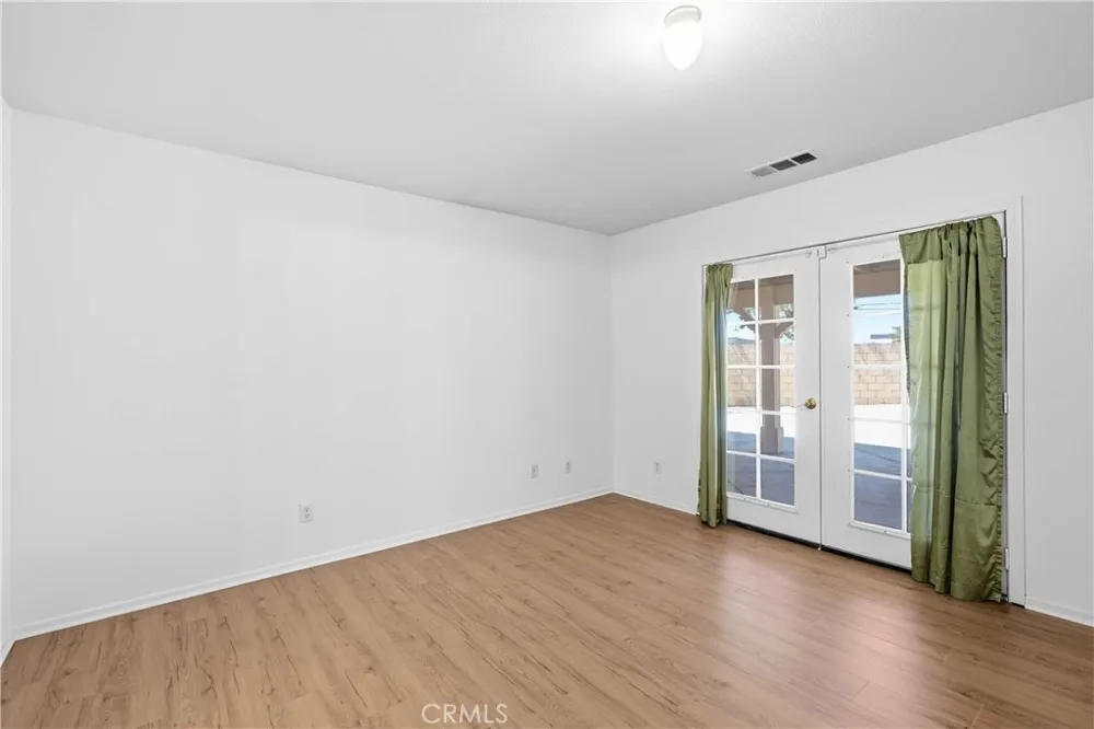 45237 Sancroft Avenue Lancaster, CA 93535