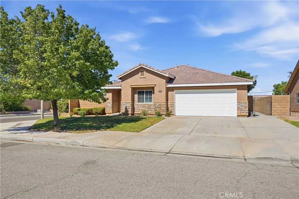 45237 Sancroft Avenue Lancaster, CA 93535