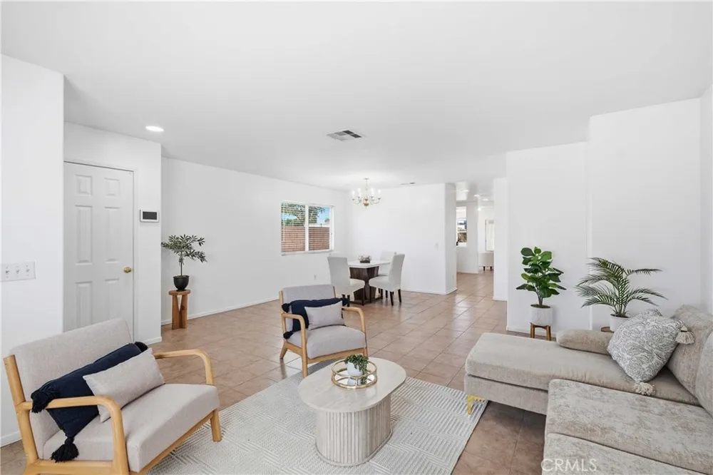 45237 Sancroft Avenue Lancaster, CA 93535