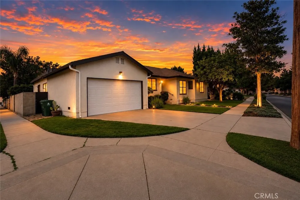 19121 Hartland Reseda, CA 91335
