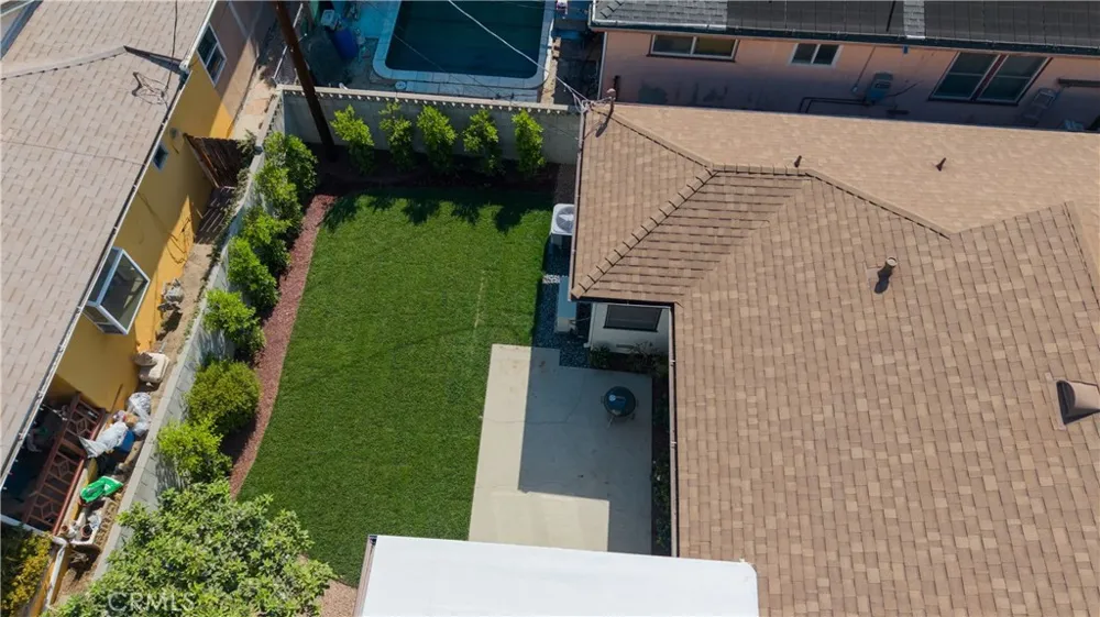 19121 Hartland Reseda, CA 91335