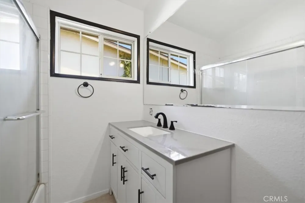44043 Heaton Lancaster, CA 93534