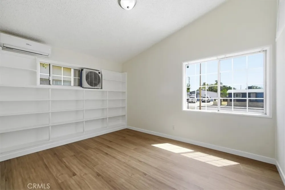 44043 Heaton Lancaster, CA 93534