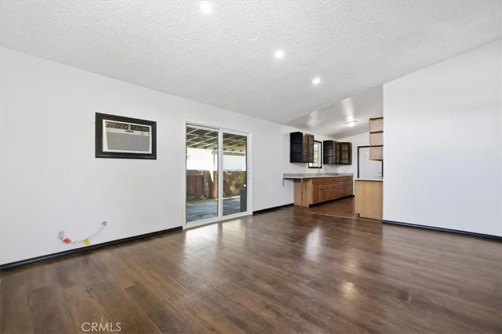 44043 Heaton Lancaster, CA 93534