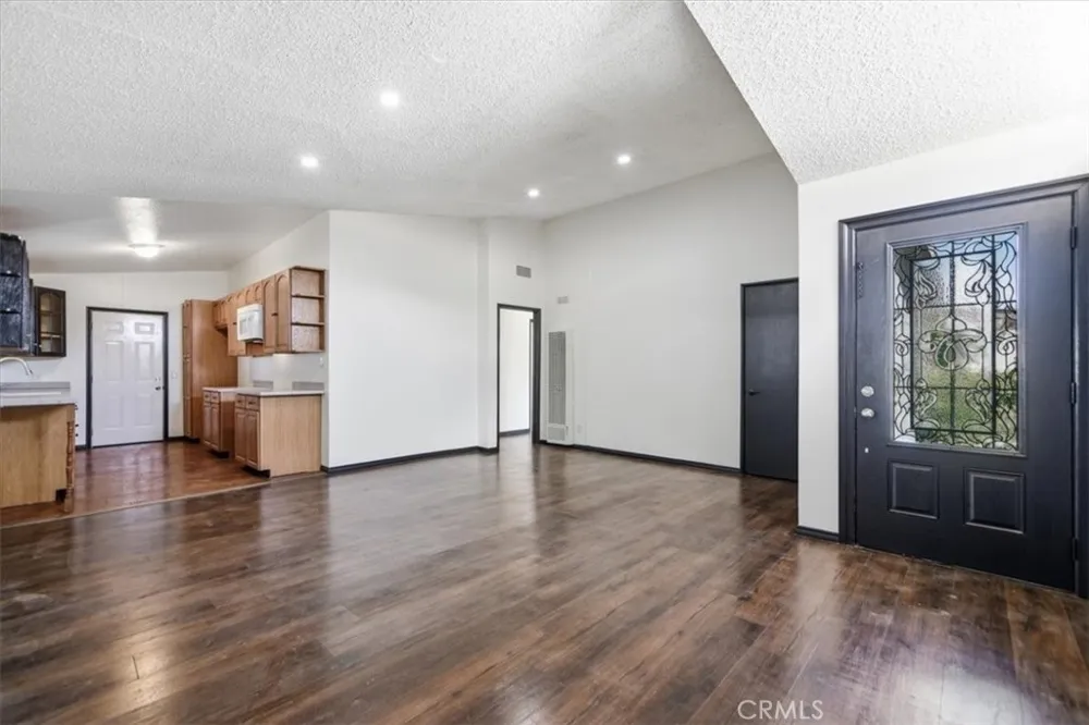 44043 Heaton Lancaster, CA 93534