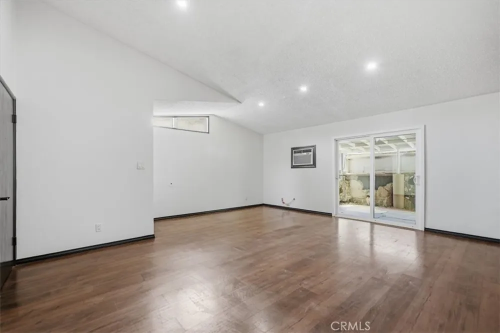 44043 Heaton Lancaster, CA 93534