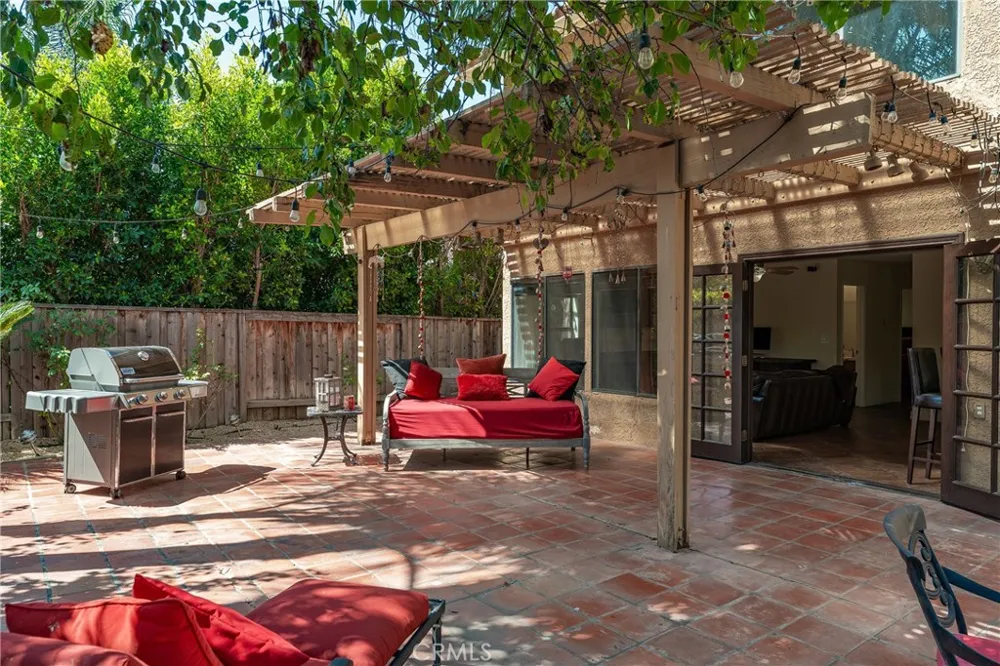 3806 Lost Springs Calabasas, CA 91301