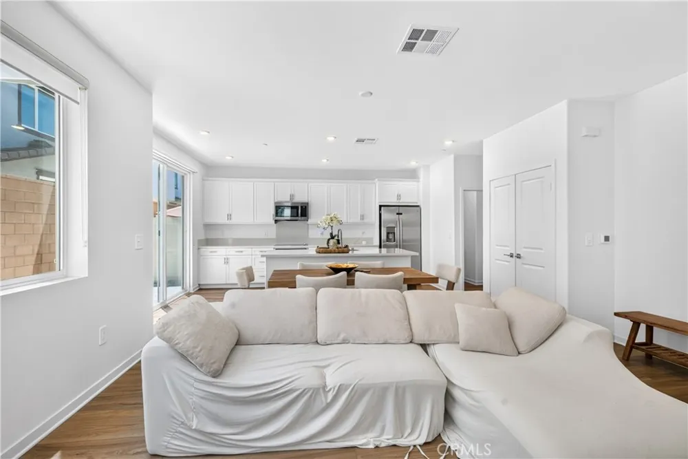 3181 Silo Paseo Ontario, CA 91761