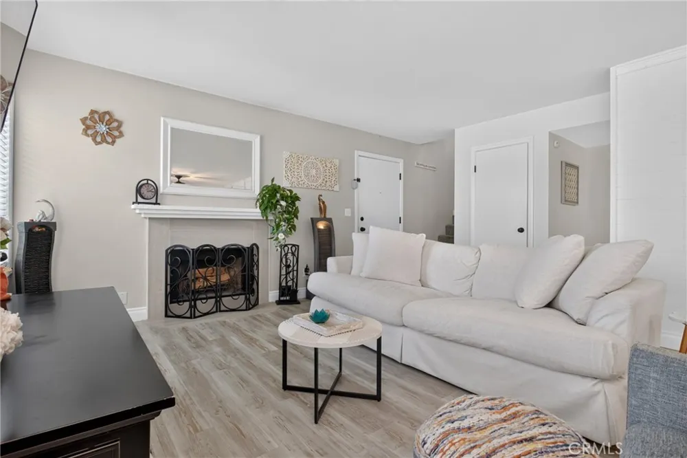 6491 Twin Circle Lane #5 Simi Valley, CA 93063