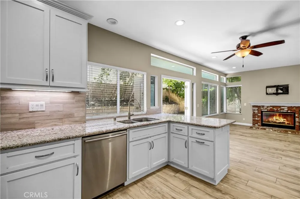 256 Ocho Rios Oak Park, CA 91377