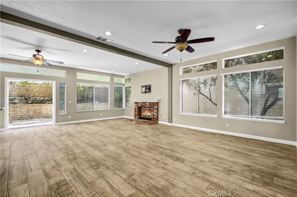 256 Ocho Rios Oak Park, CA 91377