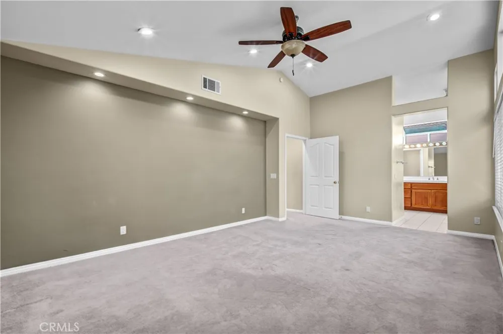 256 Ocho Rios Oak Park, CA 91377
