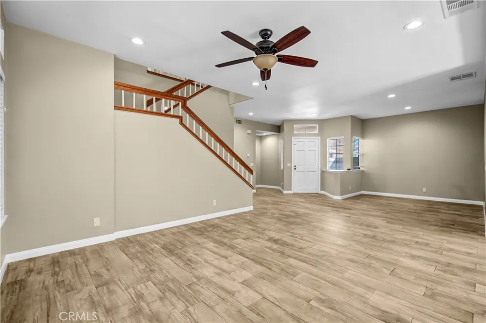 256 Ocho Rios Oak Park, CA 91377