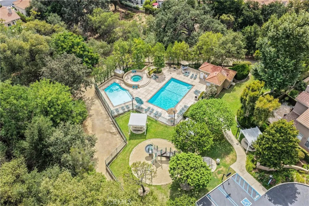 256 Ocho Rios Oak Park, CA 91377