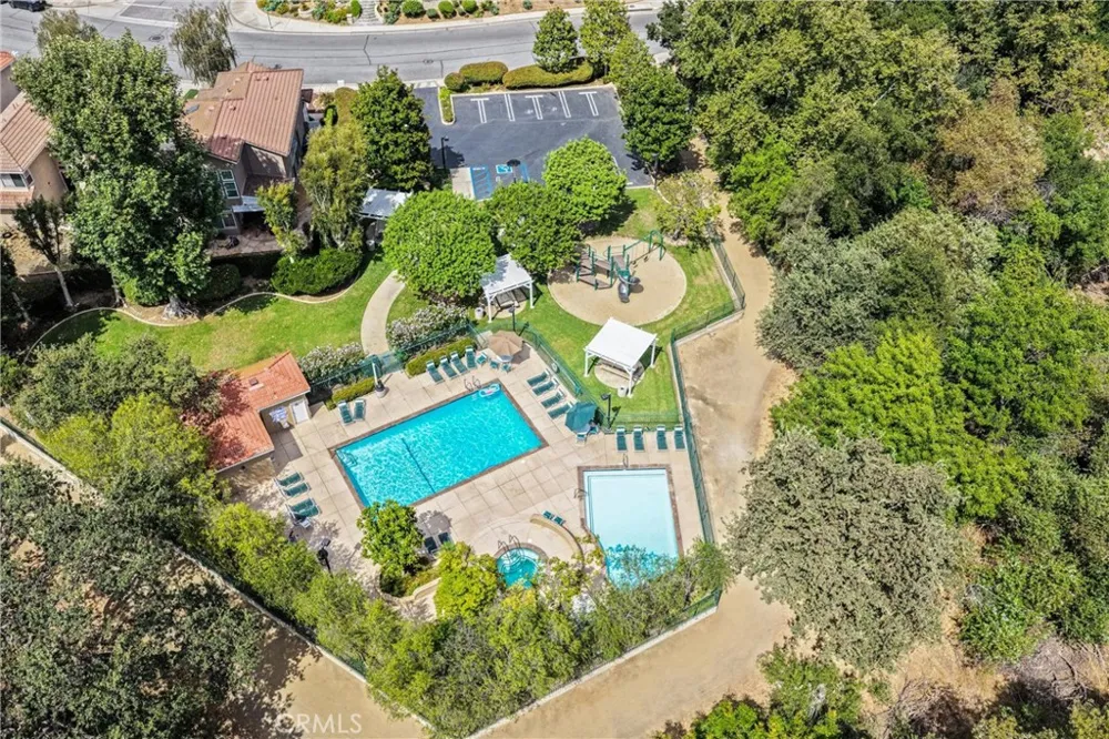 256 Ocho Rios Oak Park, CA 91377