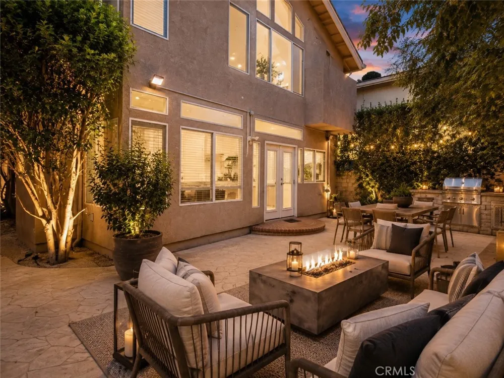 256 Ocho Rios Oak Park, CA 91377