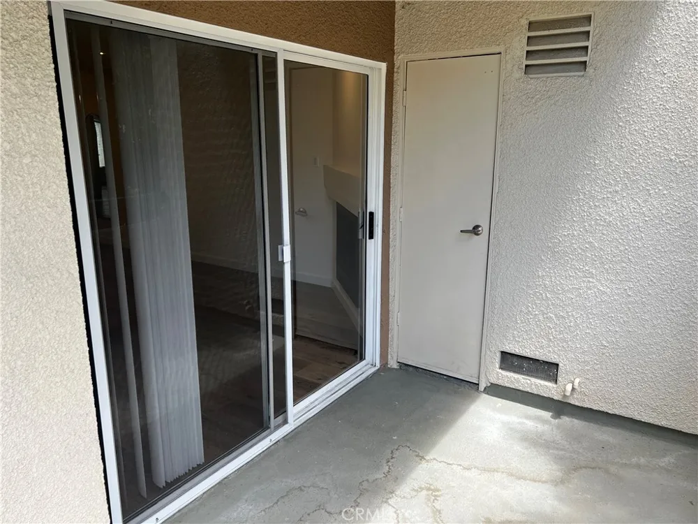 5520 Owensmouth Ave #103 Woodland Hills, CA 91367