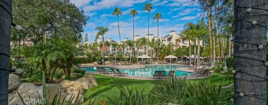 5520 Owensmouth Ave #103 Woodland Hills, CA 91367