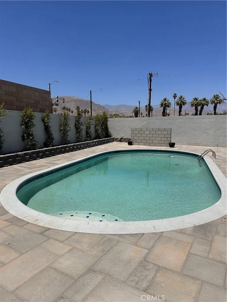 43815 Marigold Palm Desert, CA 92260