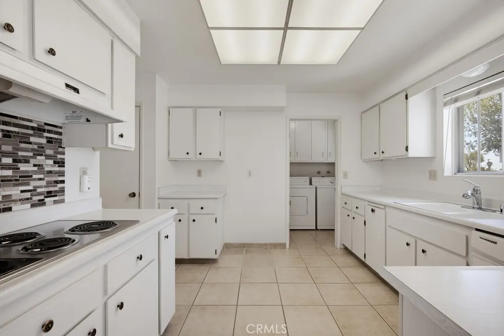 25621 Cherry Hills Sun City, CA 92586