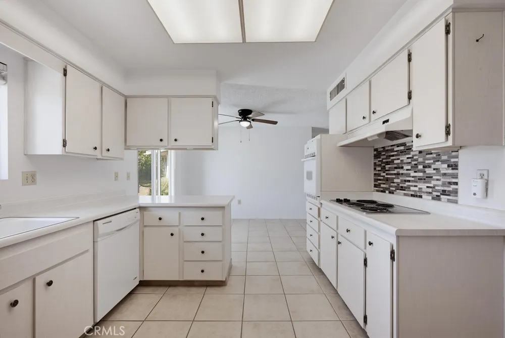 25621 Cherry Hills Sun City, CA 92586