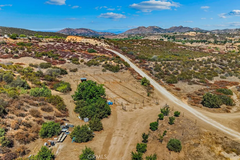 40200 E Benton Road Hemet, CA 92544