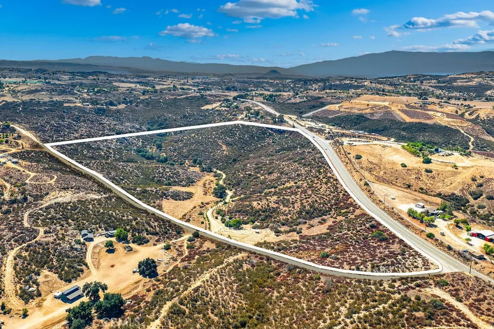 40200 E Benton Road Hemet, CA 92544