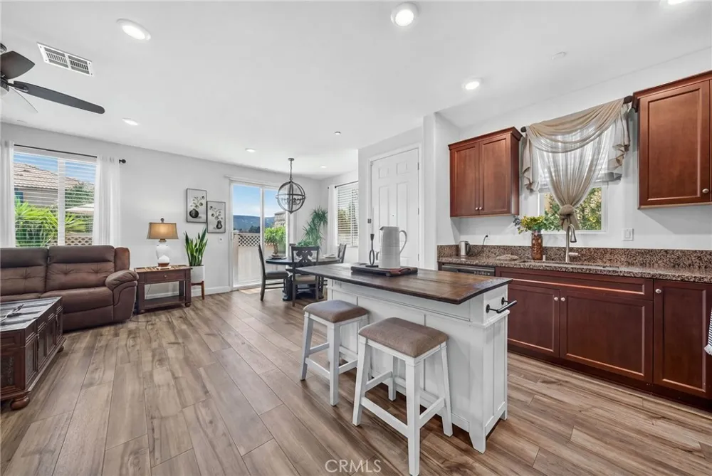 41978 Retsina Street #1601 Murrieta, CA 92562