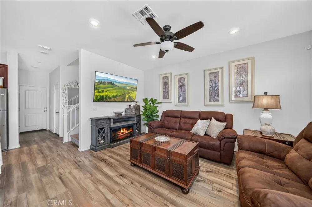 41978 Retsina Street #1601 Murrieta, CA 92562