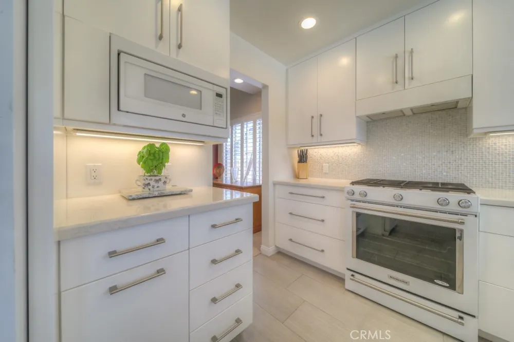890 W 21 STREET Upland, CA 91784
