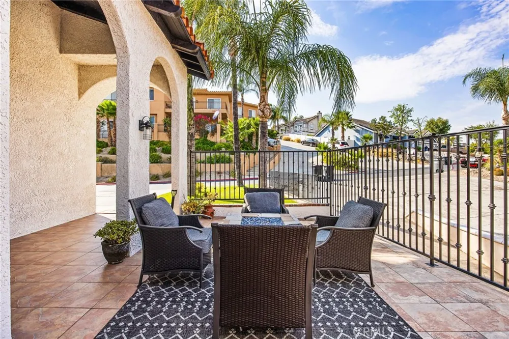 22084 San Joaquin W Canyon Lake, CA 92587